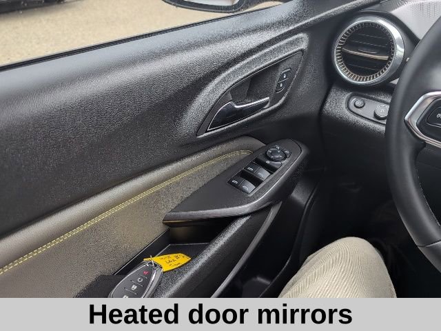 Used 2025 Chevrolet Trax ACTIV w/ Sunroof Package image 11