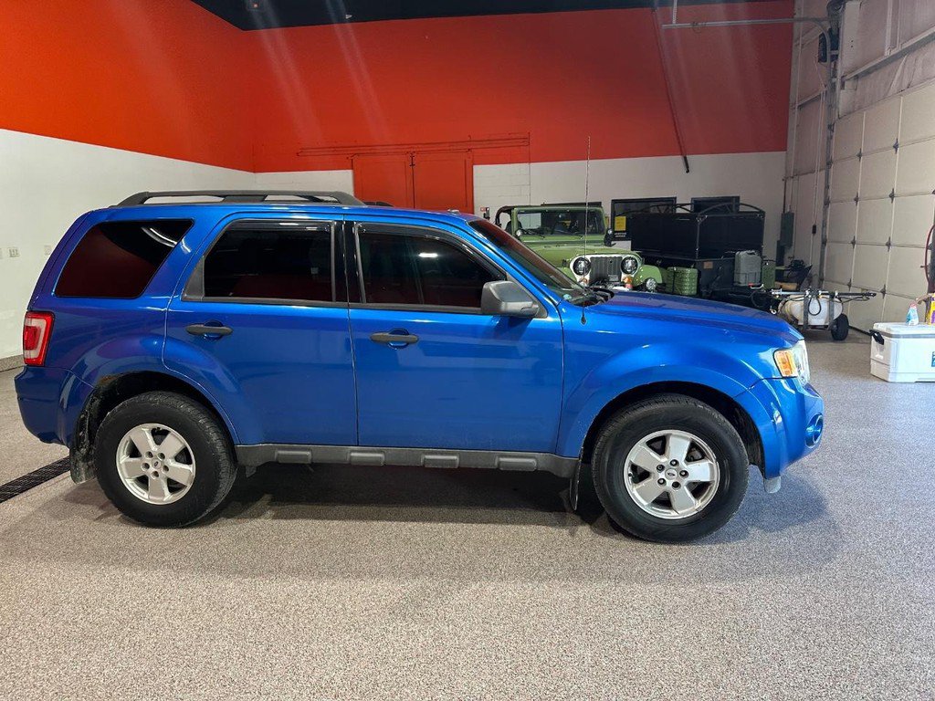 Used 2012 Ford Escape XLT FWD image 2