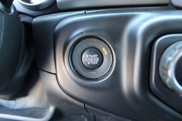 Used 2021 Jeep Gladiator Sport AWD/4WD image 23