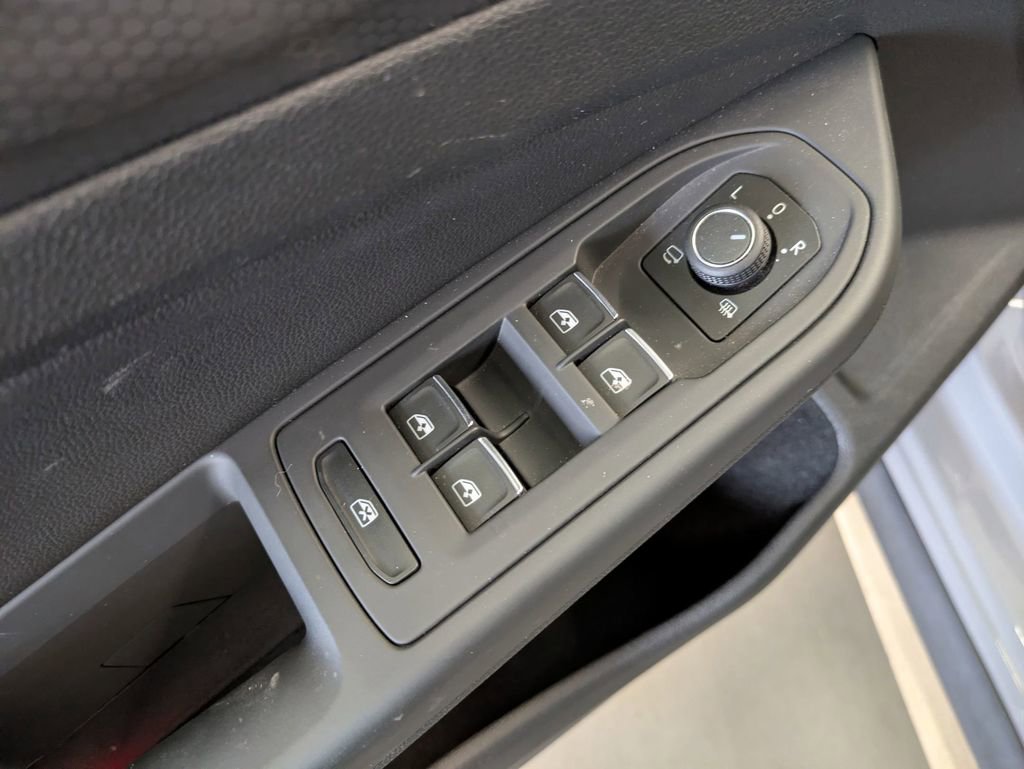 Used 2024 Volkswagen GTI SE image 20