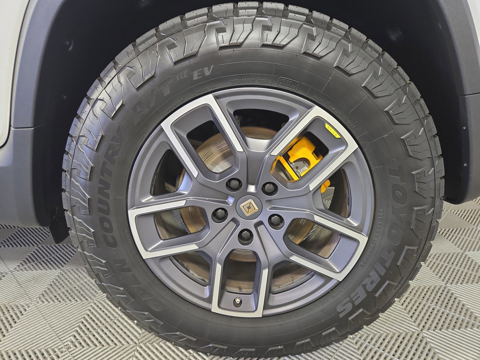 Used 2022 Rivian R1T Adventure image 10