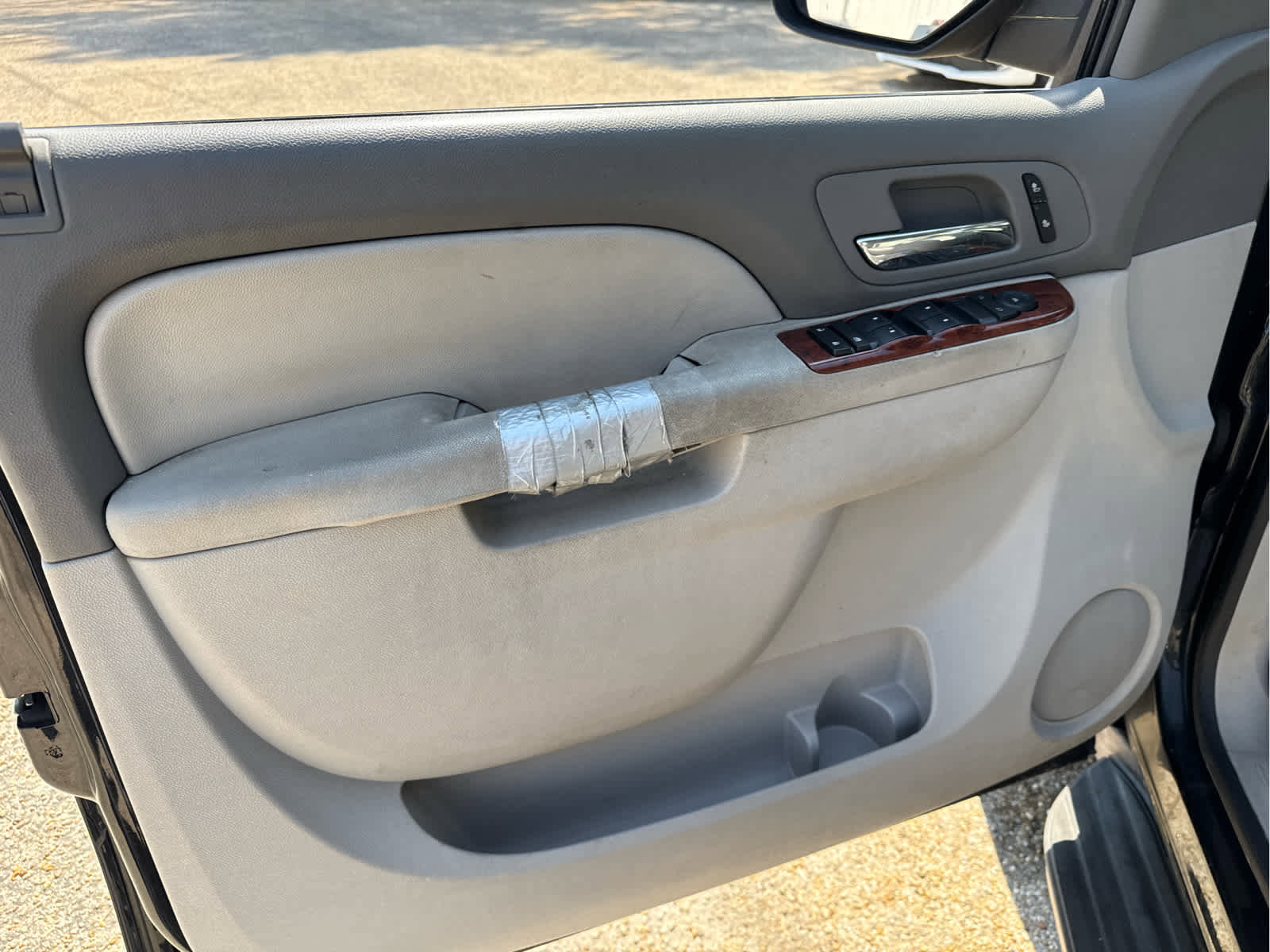 Used 2014 Chevrolet Suburban LT image 20