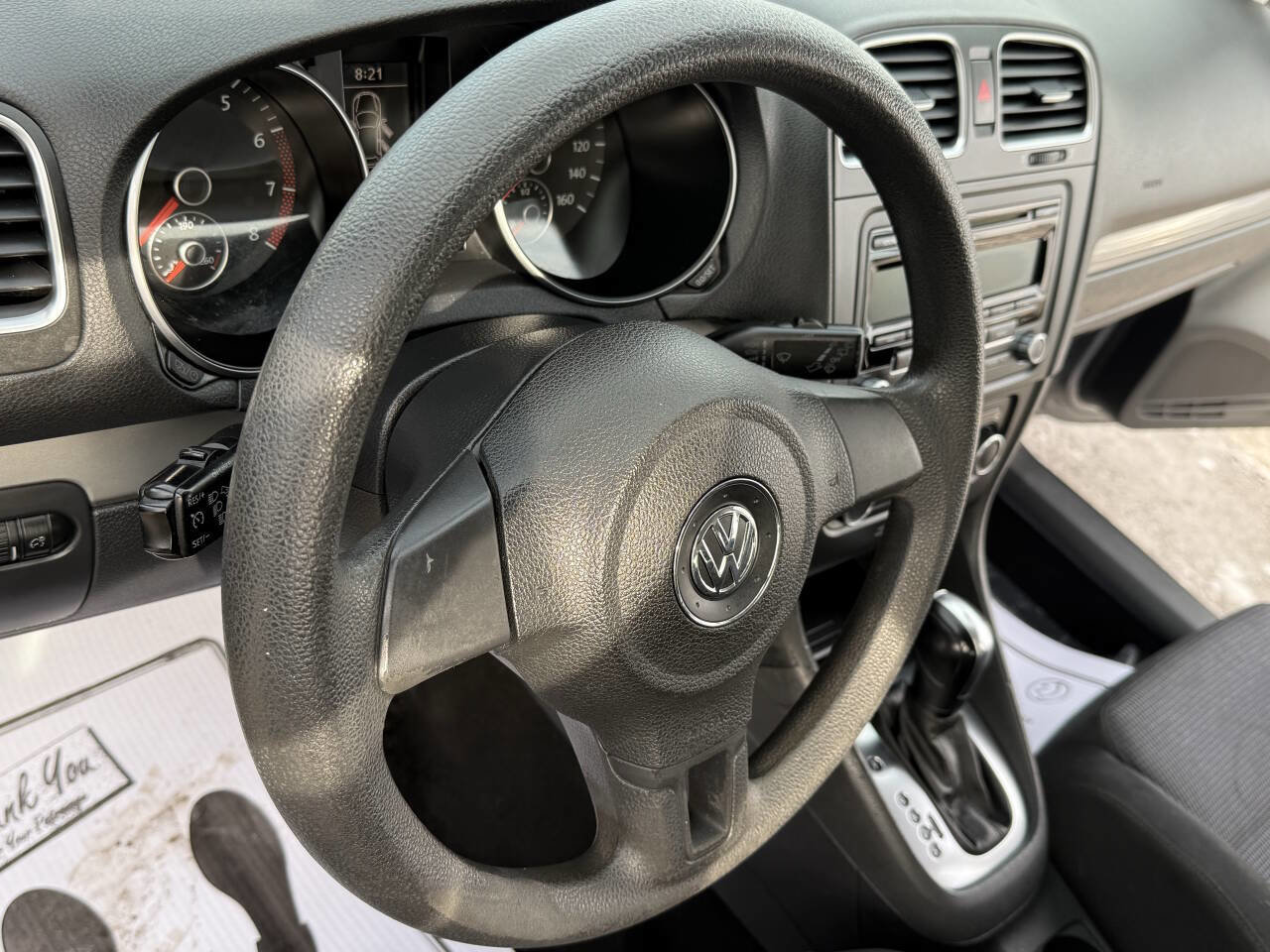 Used 2014 Volkswagen Golf 4-Door image 10