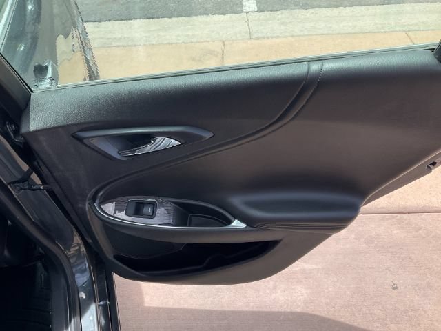 Used 2018 Chevrolet Malibu Premier w/ Premier Sun and Wheel Package FWD image 20