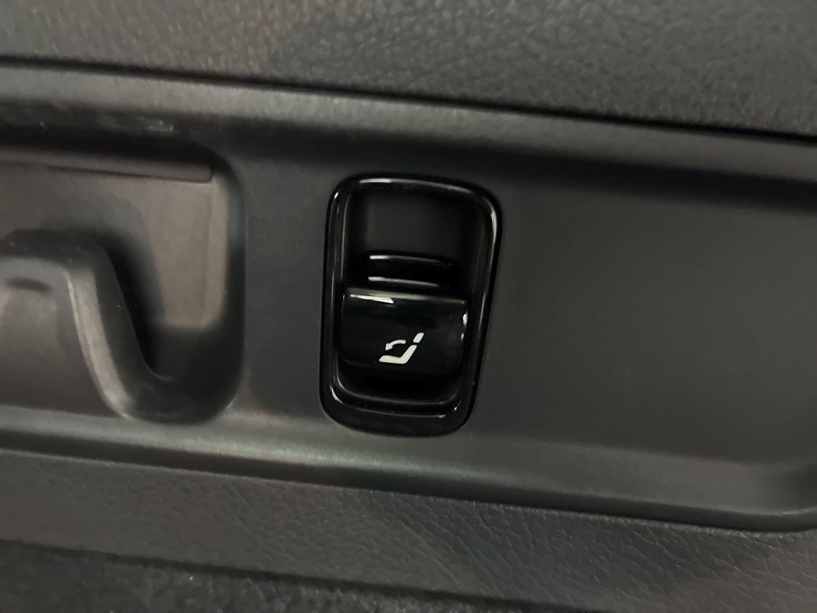 Used 2025 Mercedes-Benz GLC 300 GLC 300 Coupe image 27