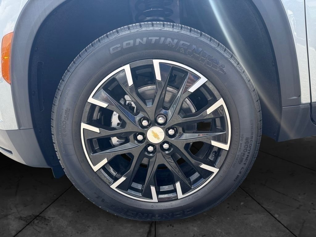 New 2026 Chevrolet Traverse LT w/ Sun and Wheel Package AWD/4WD image 14