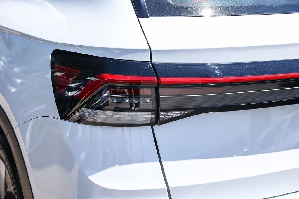 New 2025 Volkswagen Taos S image 9