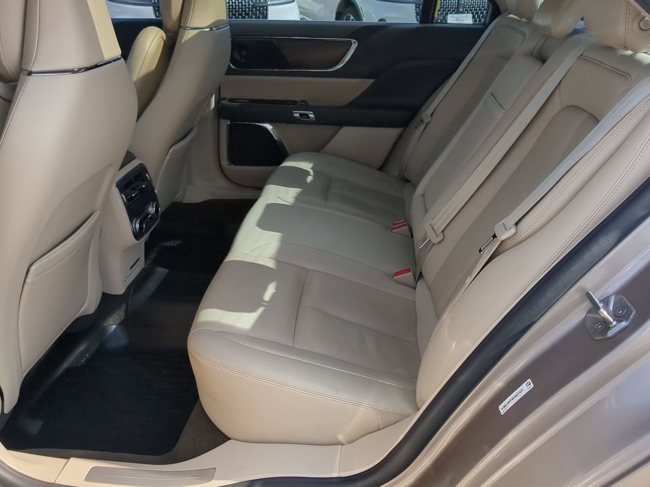 Used 2019 Lincoln Continental Reserve image 22