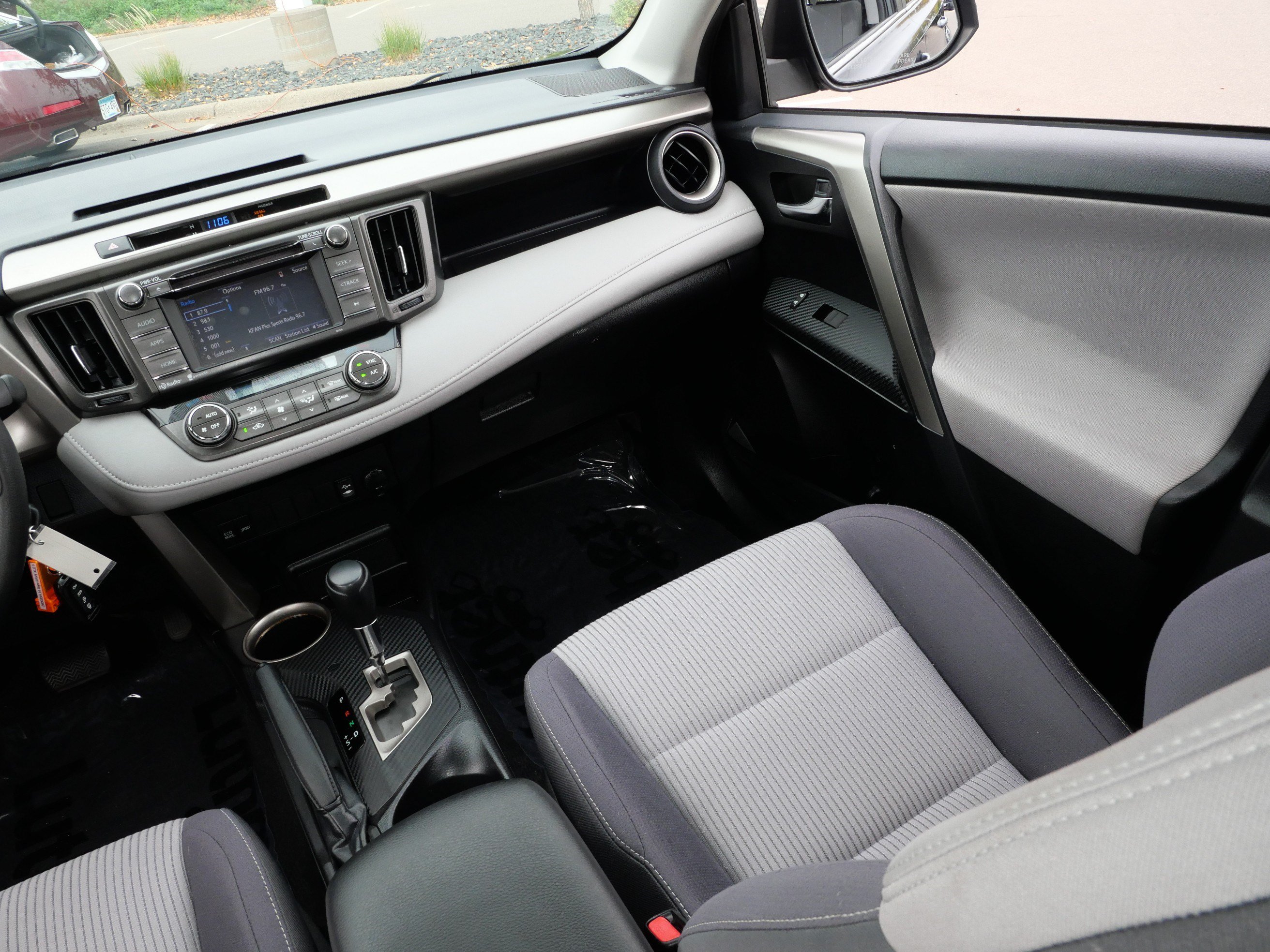 Used 2014 Toyota RAV4 XLE FWD image 11