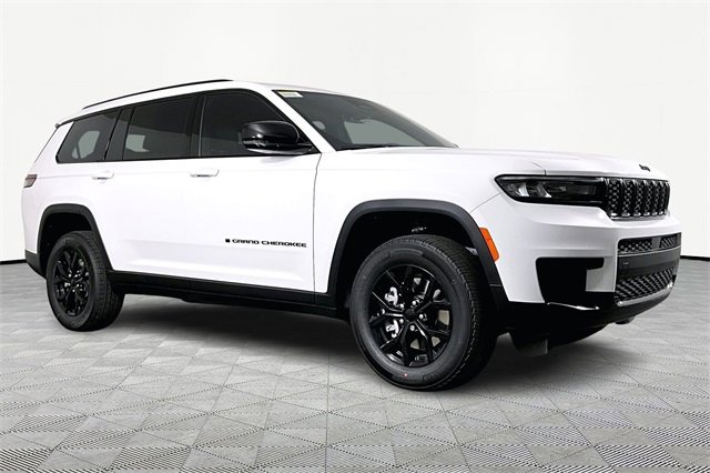 New 2025 Jeep Grand Cherokee L Altitude image 3