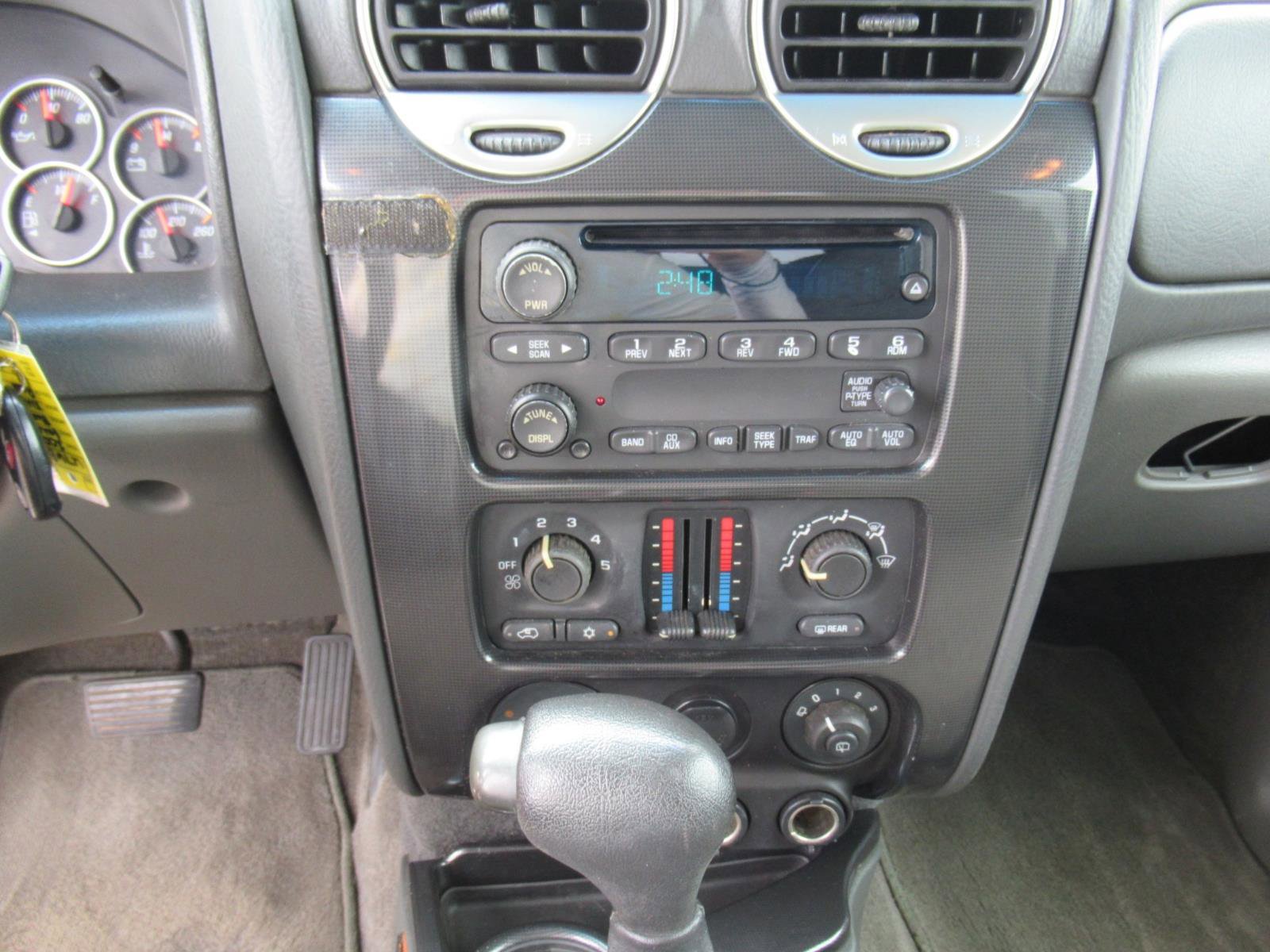 Used 2004 GMC Envoy XUV SLE w/ 1SB Preferred Equipment Group AWD/4WD image 21
