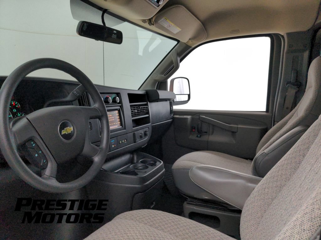Used 2018 Chevrolet Express 3500 LT w/ LT Preferred Equipment Group RWD image 13