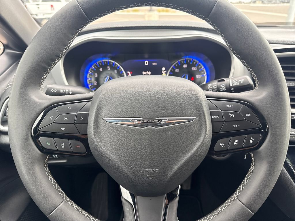 Used 2024 Chrysler Pacifica Touring image 14