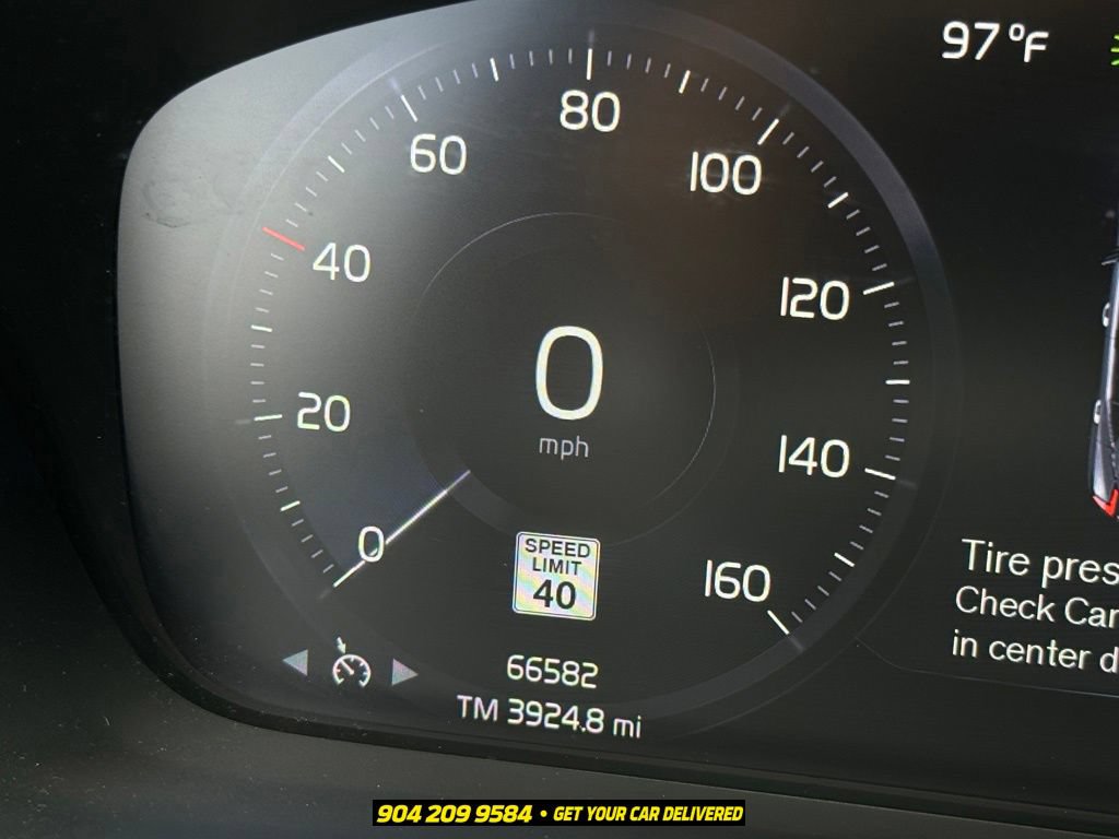 Used 2022 Volvo XC40 T5 R-Design w/ Climate Package AWD/4WD image 15