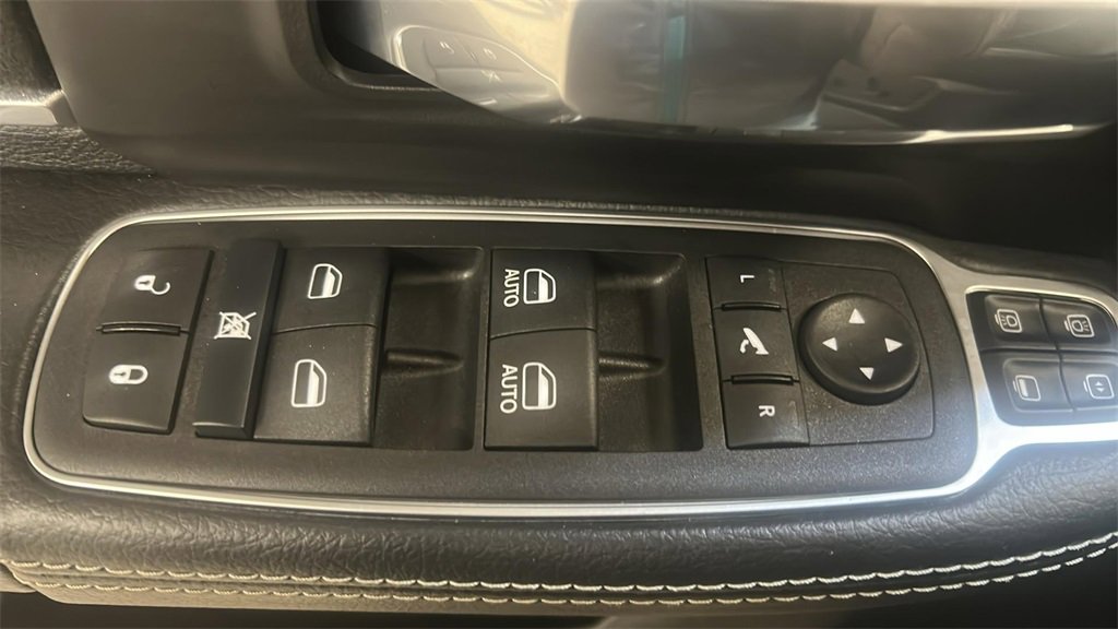 Used 2024 RAM 3500 Laramie image 25