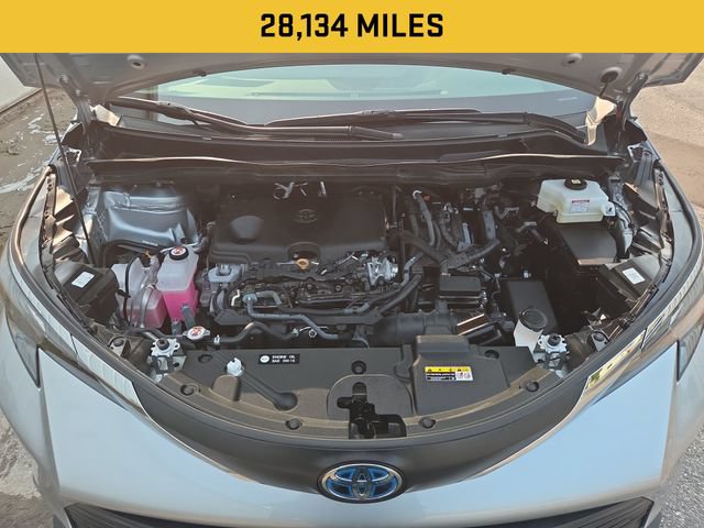 Used 2025 Toyota Sienna XLE FWD image 4