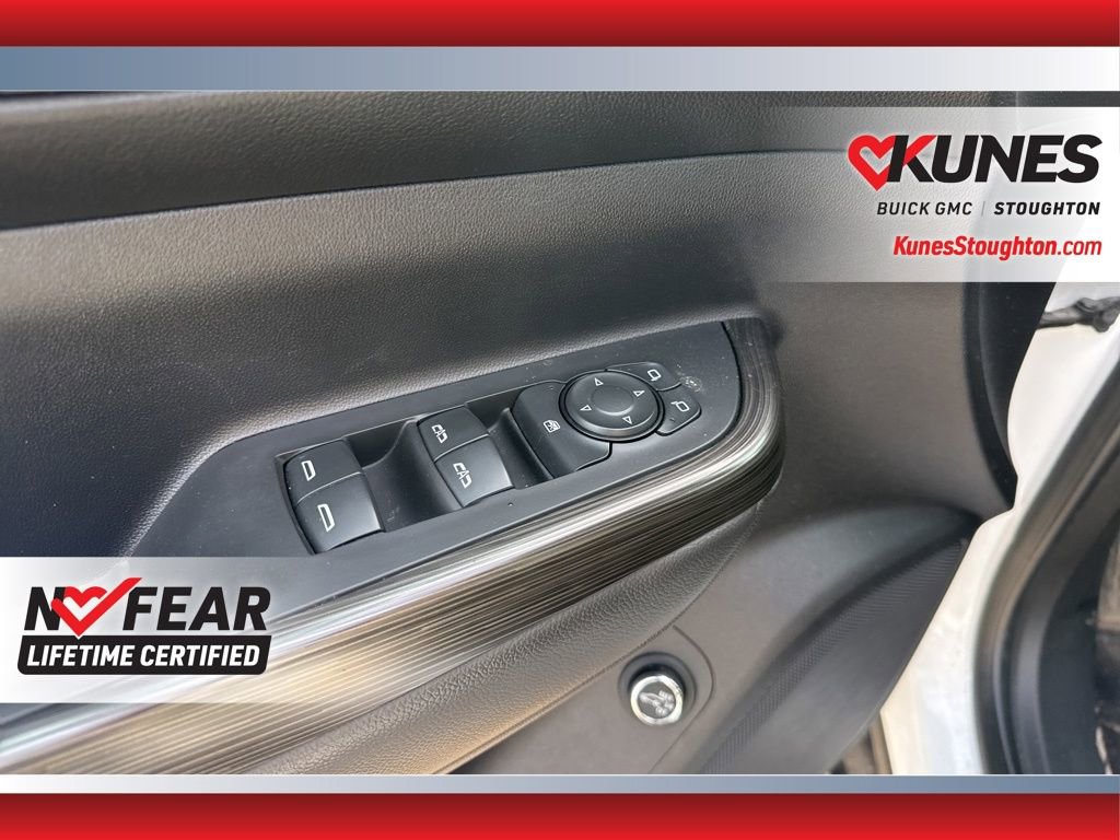 Used 2023 GMC Acadia SLT image 25