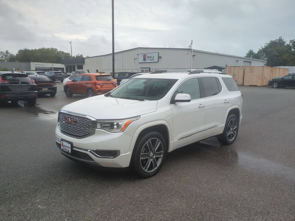 Used 2019 GMC Acadia Denali w/ Technology Package FWD image 1