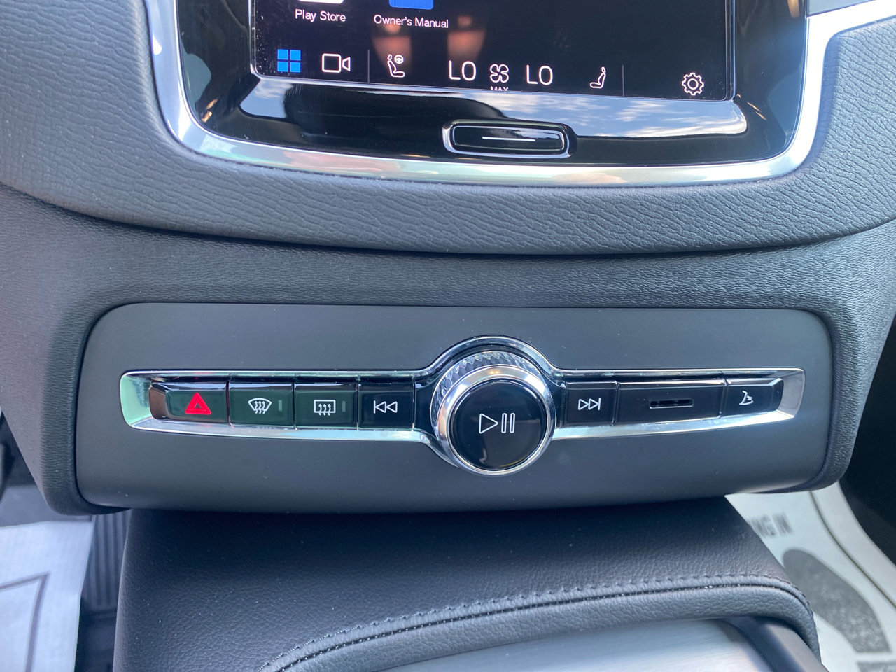 Used 2023 Volvo XC90 B5 Core w/ Protection Package Premier image 21