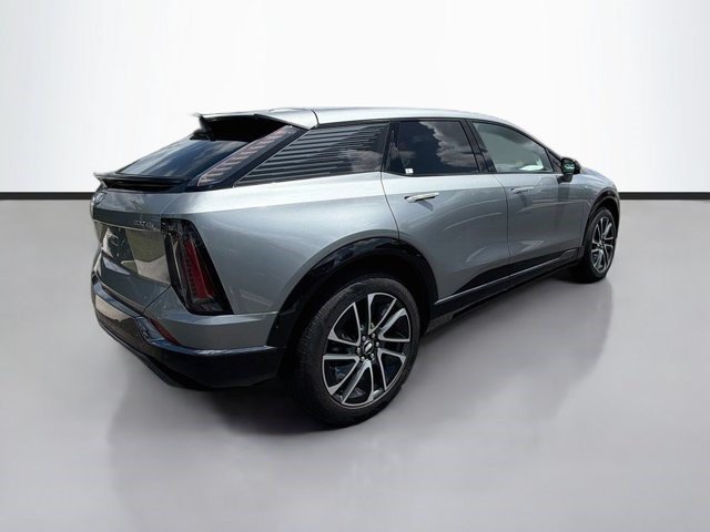 Certified 2025 Cadillac Optiq Sport 2 w/ LPO, Floor Liner Package AWD/4WD image 6