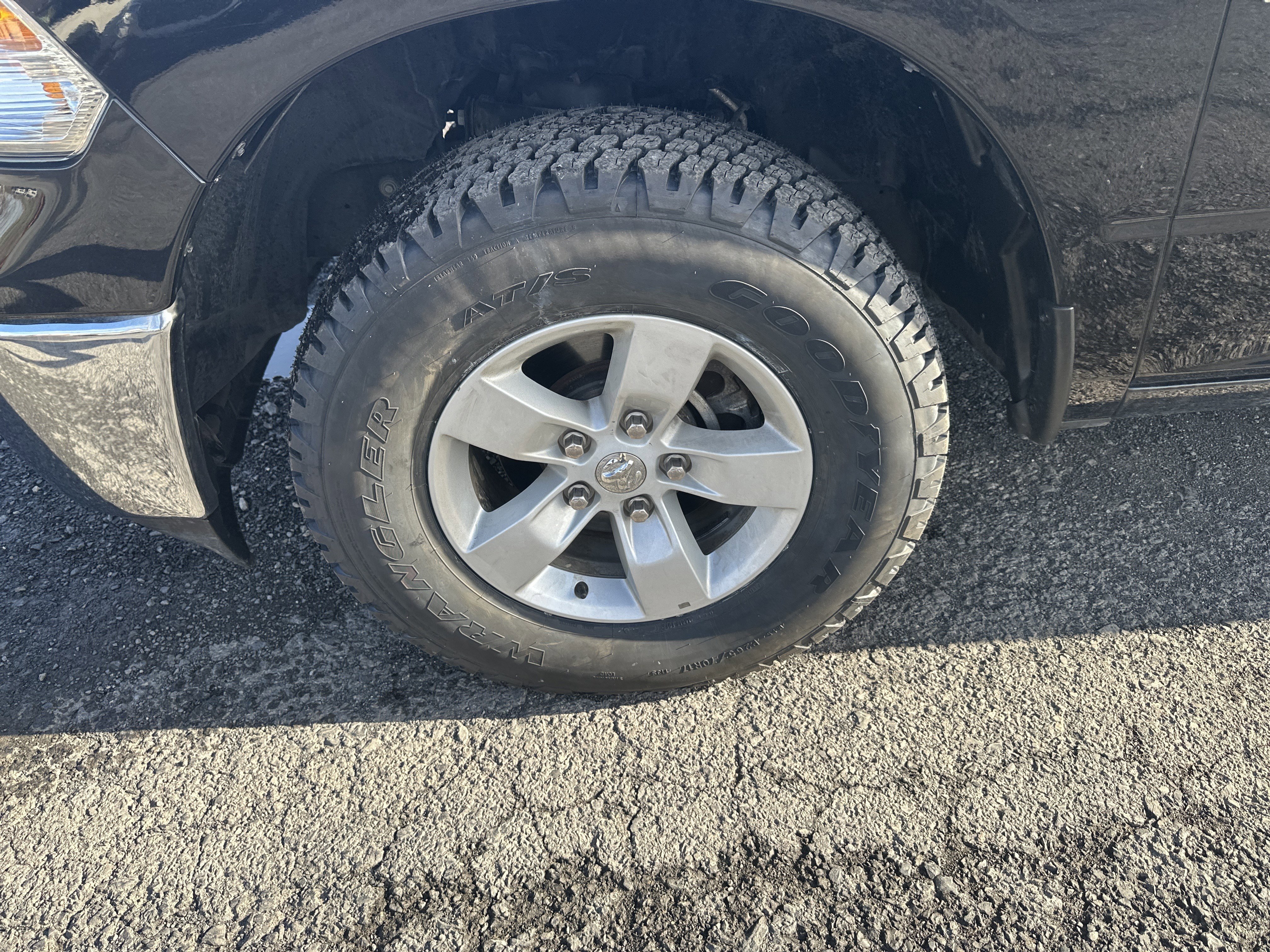 Used 2024 RAM 1500 Classic SLT AWD/4WD image 11