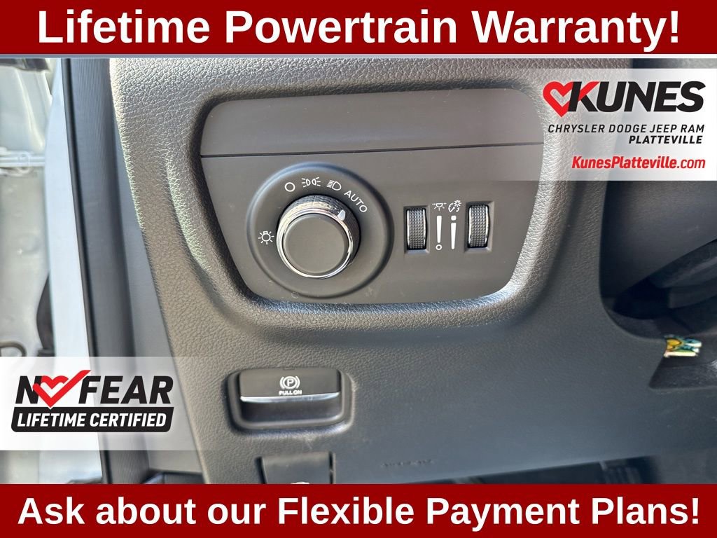 Used 2024 Jeep Grand Cherokee L Laredo AWD/4WD image 19