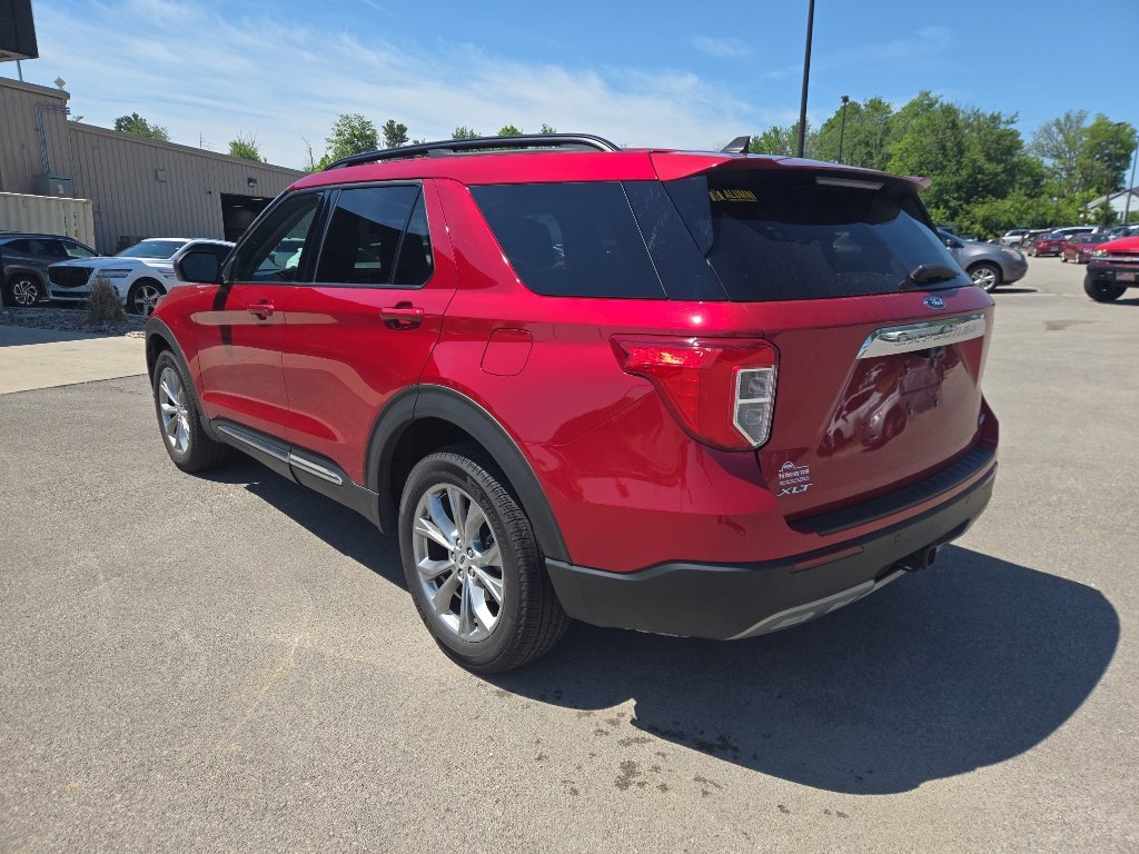 Used 2021 Ford Explorer XLT w/ Equipment Group 202A AWD/4WD image 5