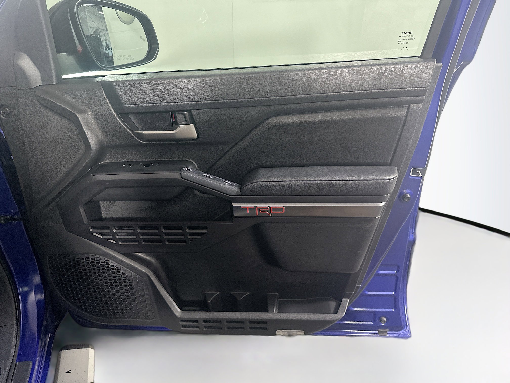 Used 2025 Toyota Tacoma TRD Sport image 31