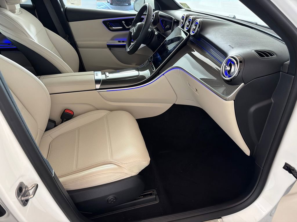 Used 2025 Mercedes-Benz GLC 300 image 14