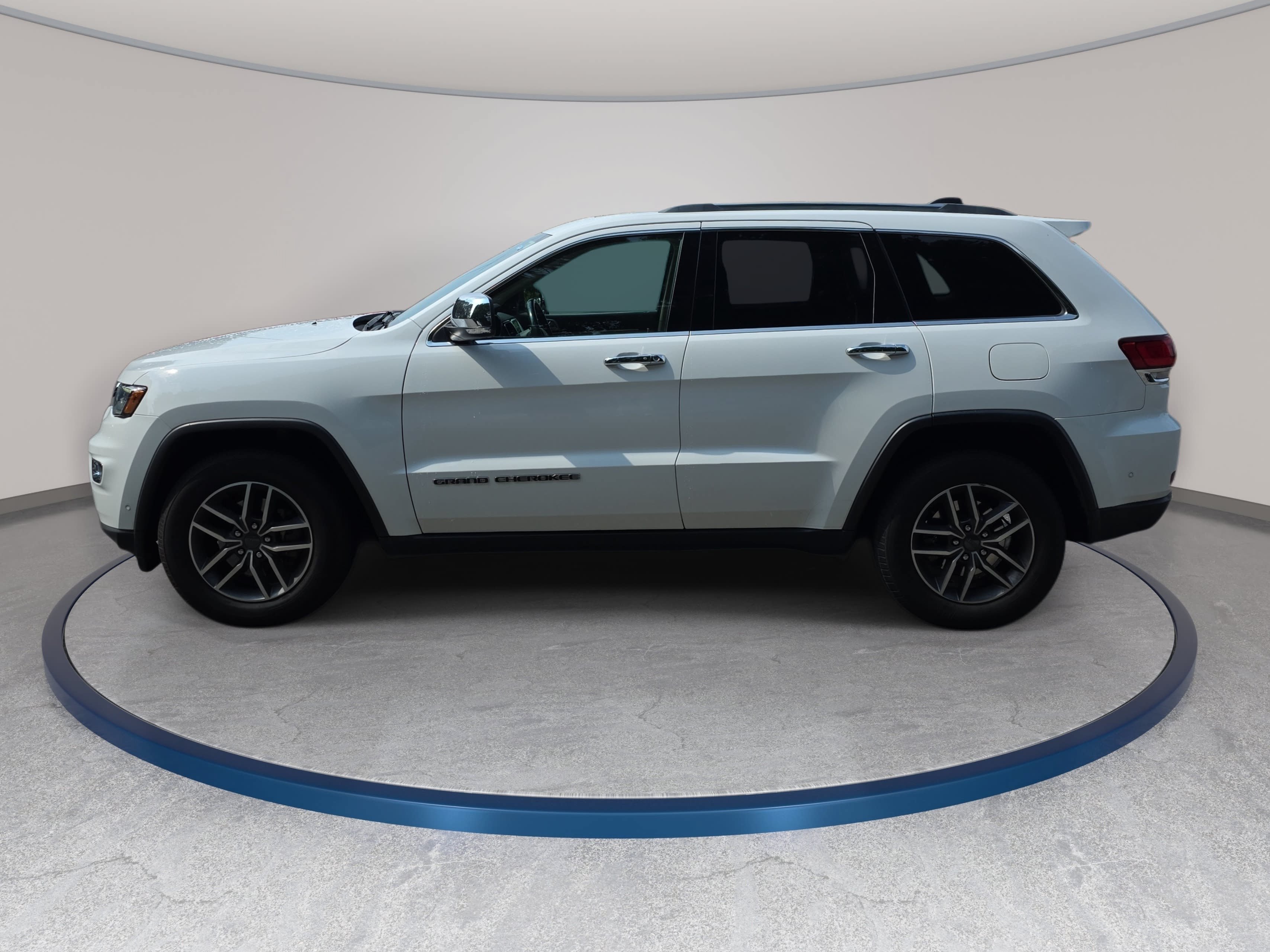 Used 2020 Jeep Grand Cherokee Limited w/ Luxury Group II AWD/4WD image 3