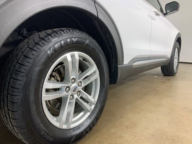 Used 2021 Ford Explorer XLT w/ Equipment Group 202A image 9