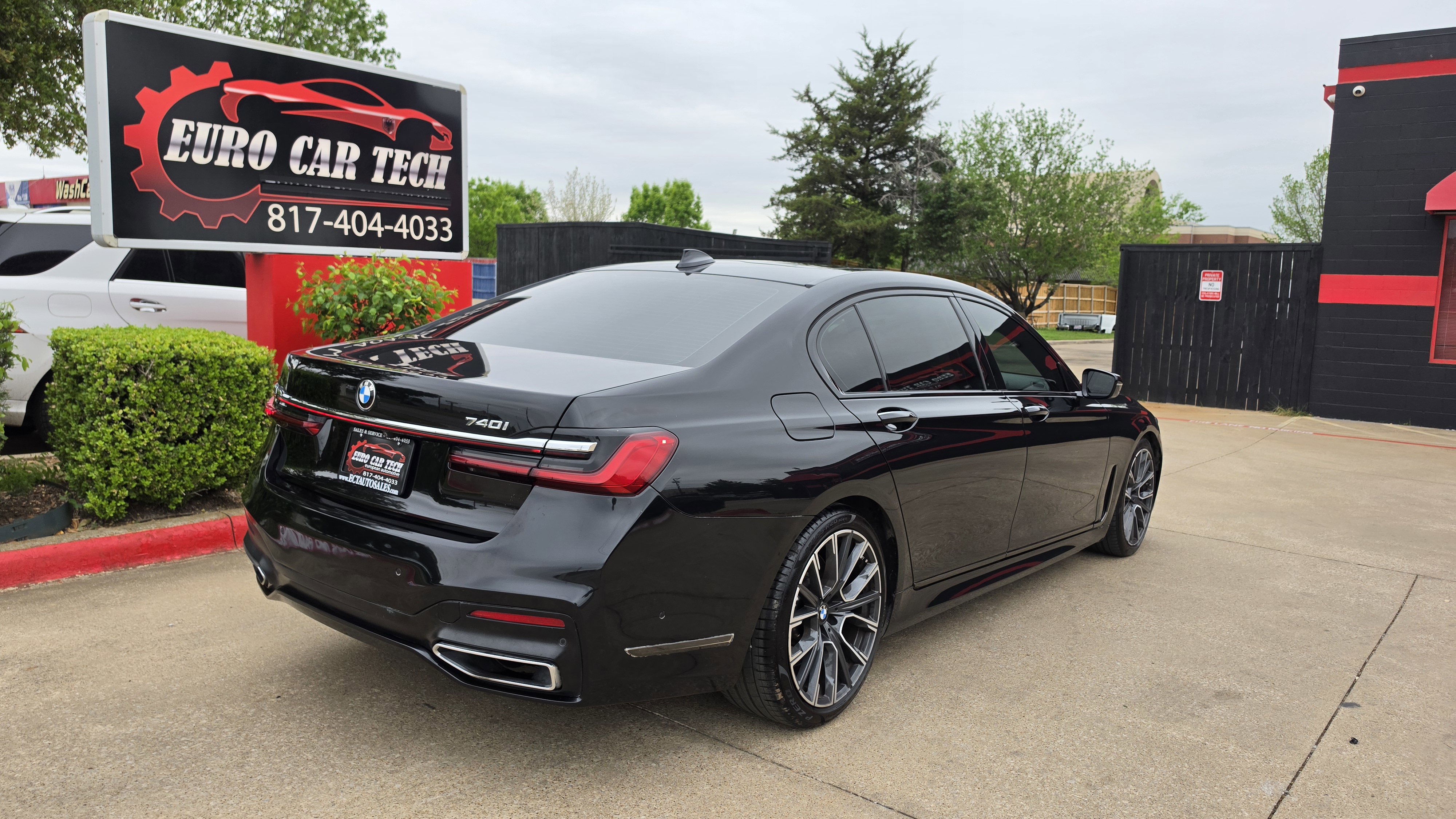 Used 2021 BMW 740i w/ M Sport Package image 8