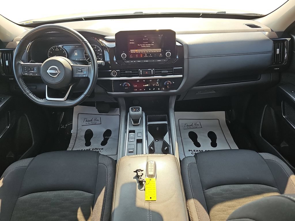 Used 2024 Nissan Pathfinder SV FWD image 13