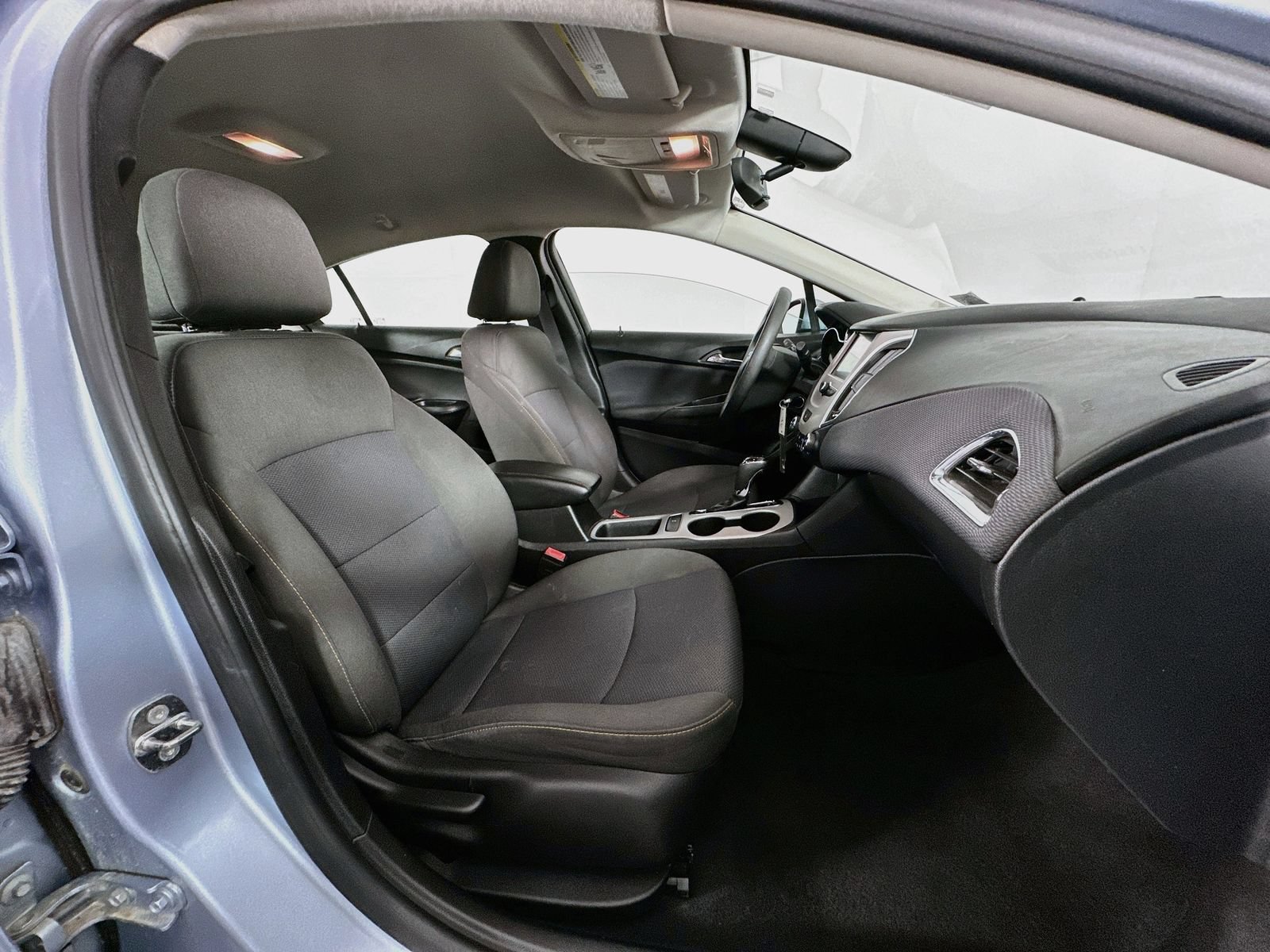 Used 2017 Chevrolet Cruze LS FWD image 25
