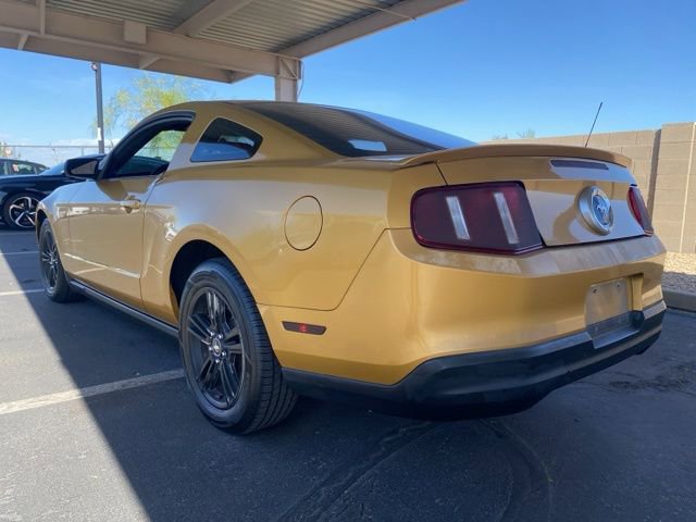 Used 2010 Ford Mustang Coupe image 2