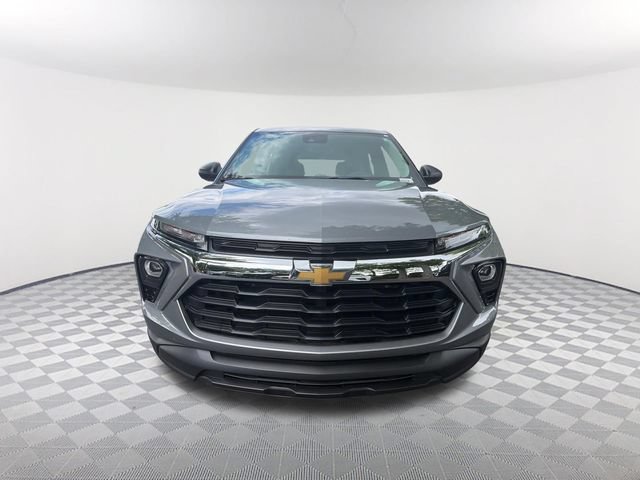 Used 2025 Chevrolet TrailBlazer LS FWD image 2