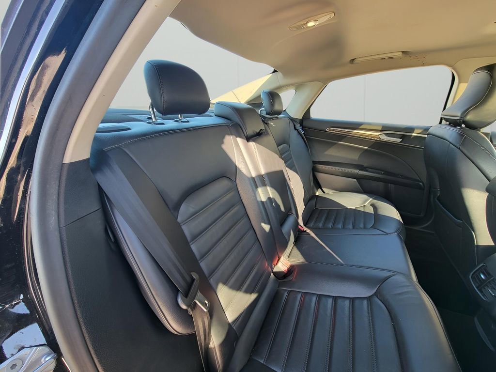 Used 2017 Ford Fusion SE w/ Fusion SE Technology Package image 29