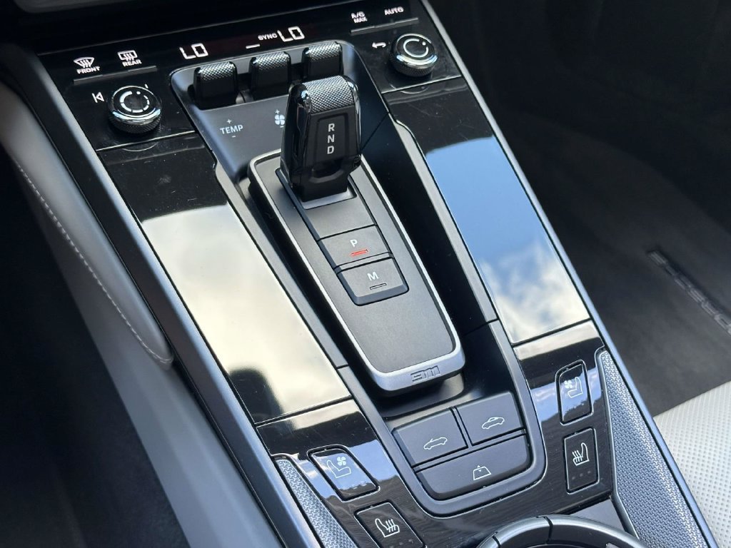Certified 2024 Porsche 911 Carrera RWD image 27