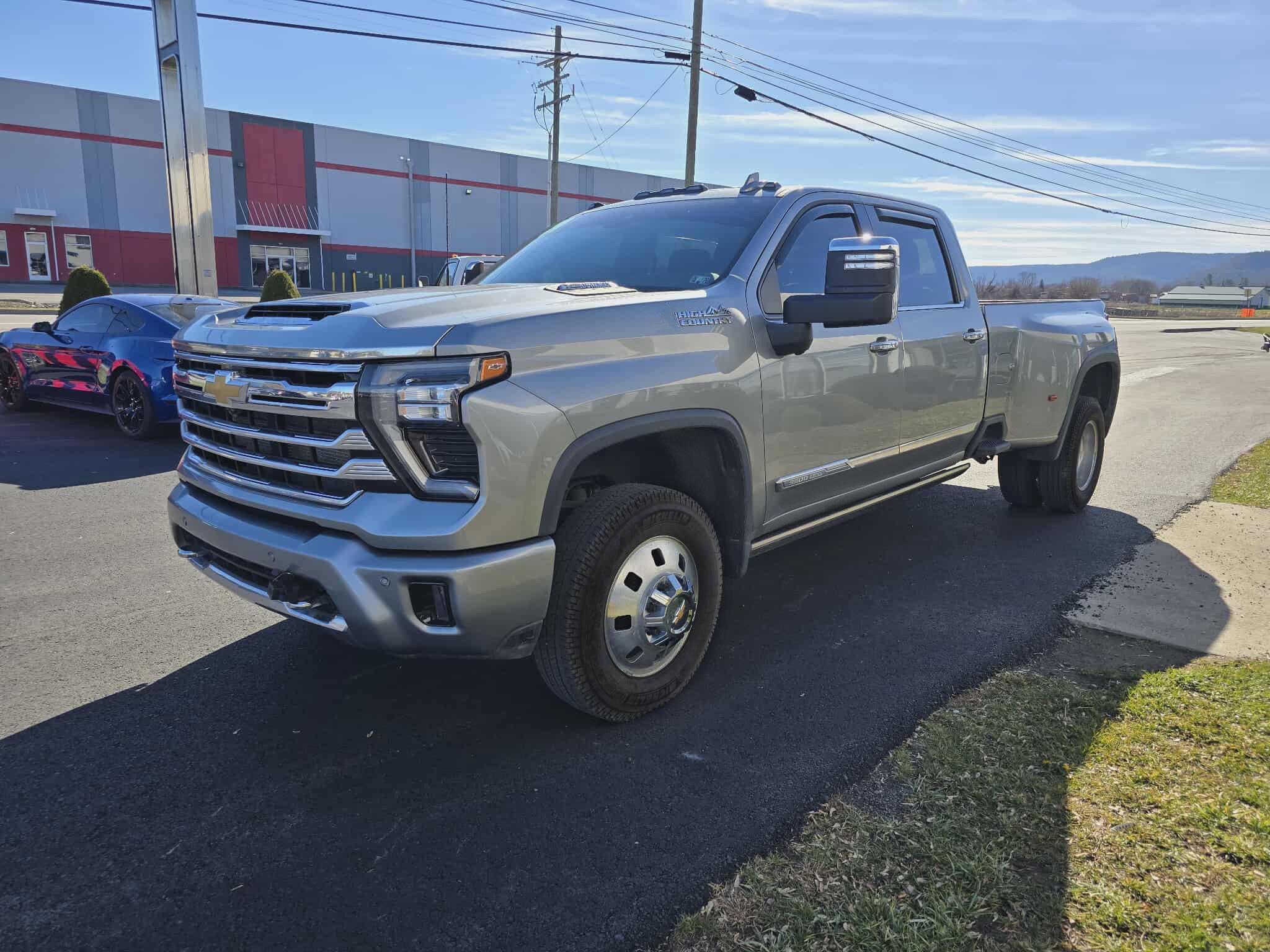 Used 2024 Chevrolet Silverado 3500 High Country w/ High Country Premium Package image 7