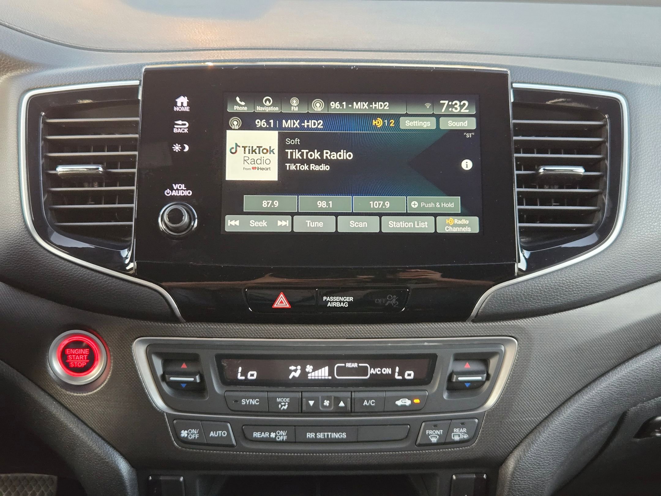 Used 2023 Honda Passport TrailSport image 18