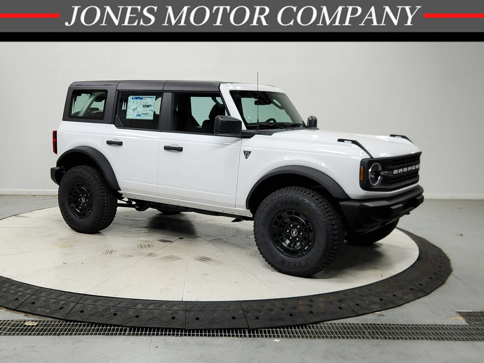 New 2026 Ford Bronco 4-Door w/ Sasquatch Package