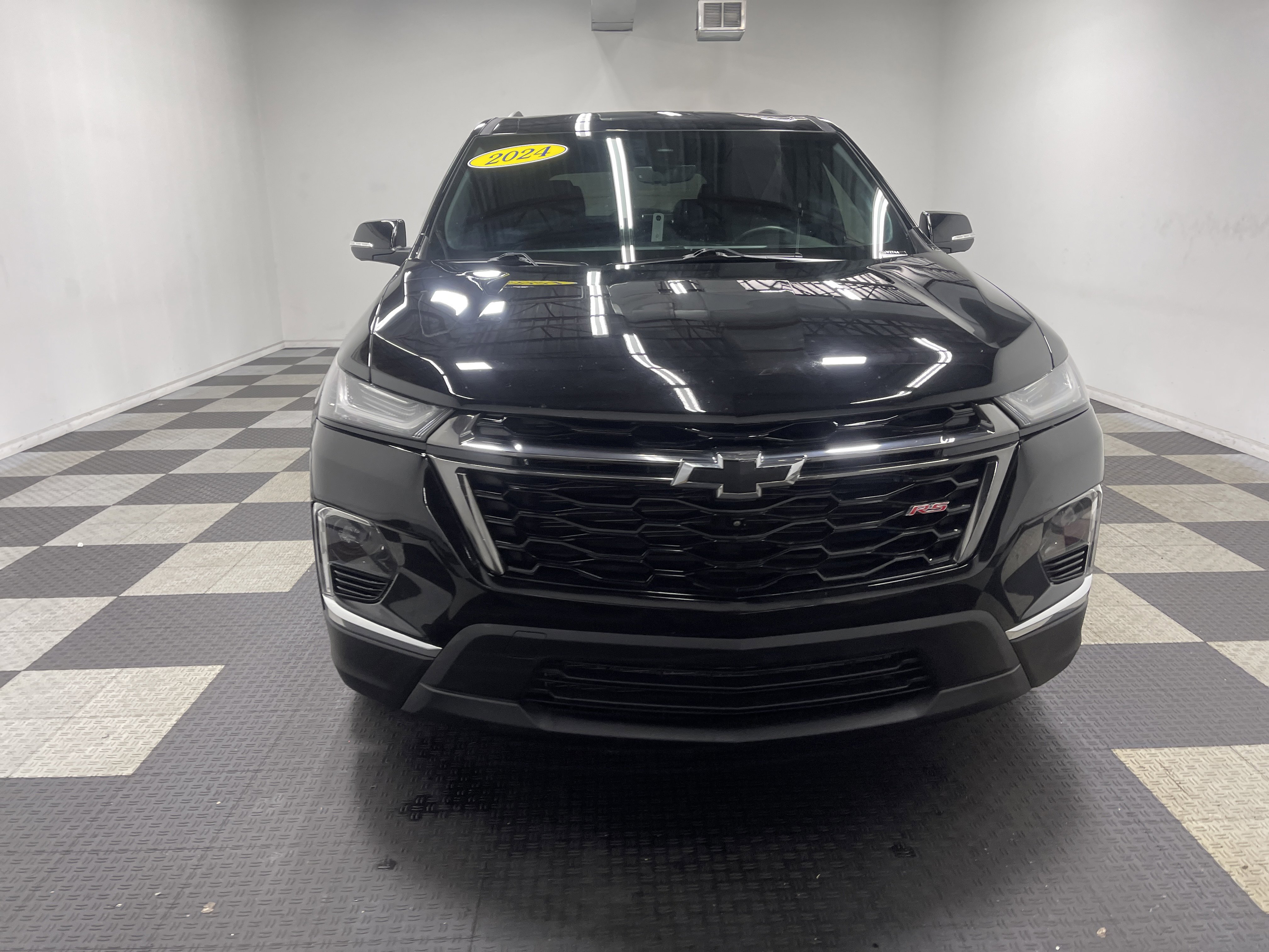 Used 2024 Chevrolet Traverse RS w/ LPO, Floor Liner Package image 7