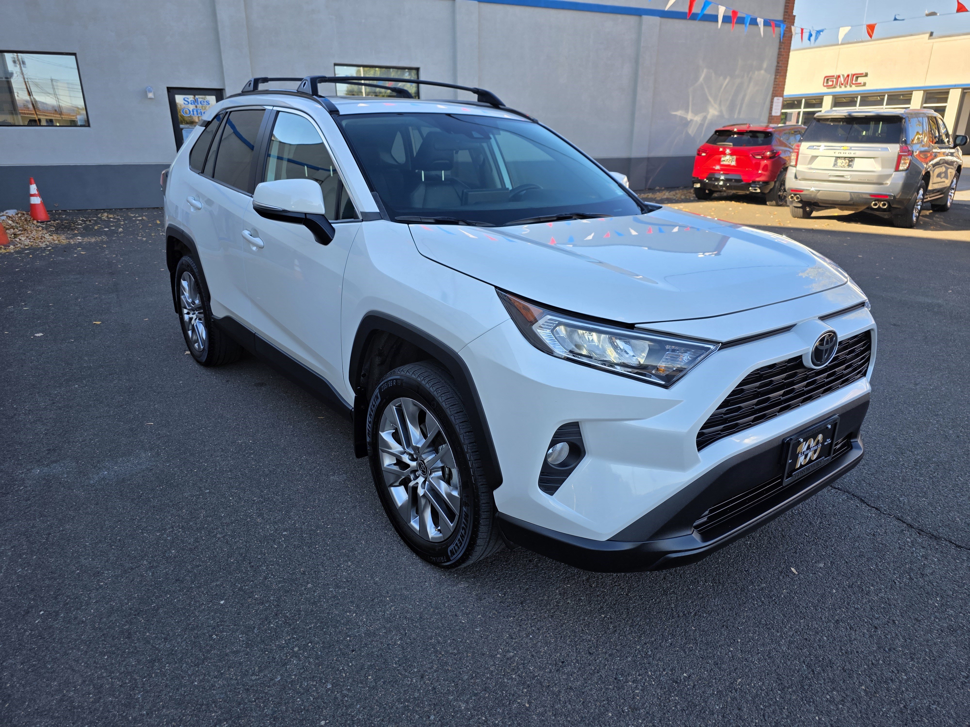 Used 2021 Toyota RAV4 XLE Premium image 10