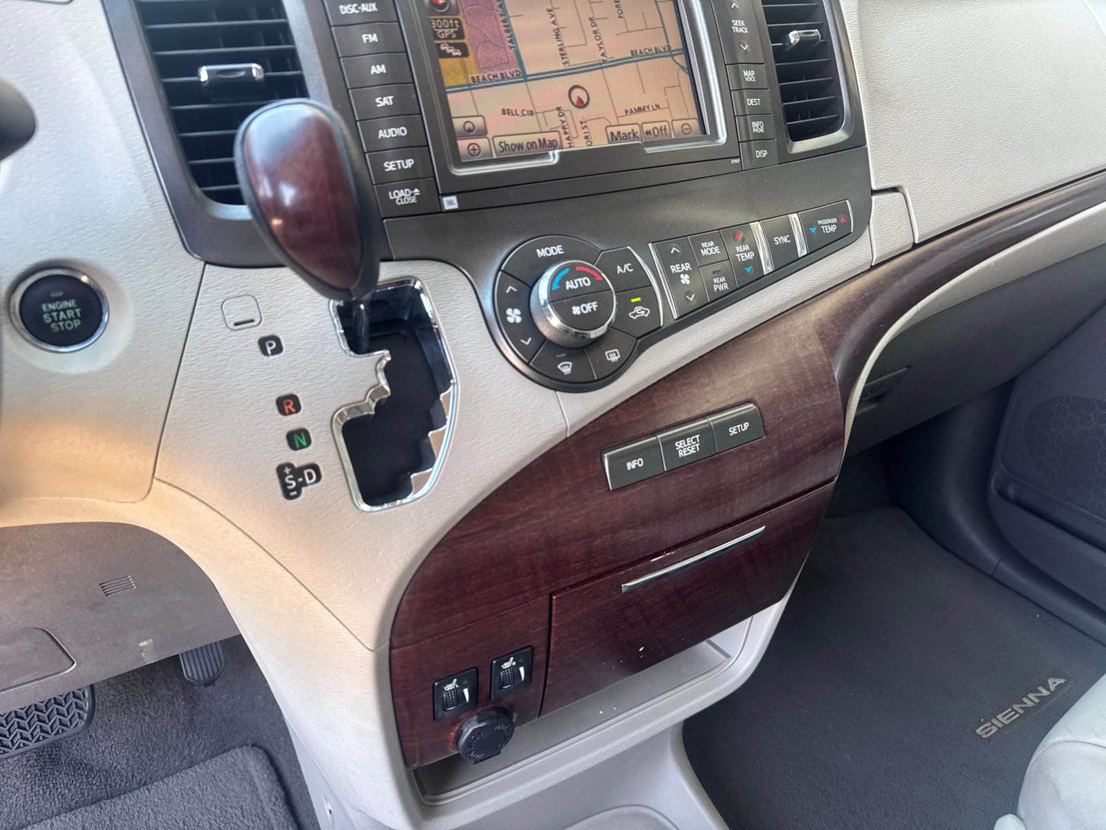 Used 2011 Toyota Sienna XLE w/ XLE Navigation Pkg FWD image 24