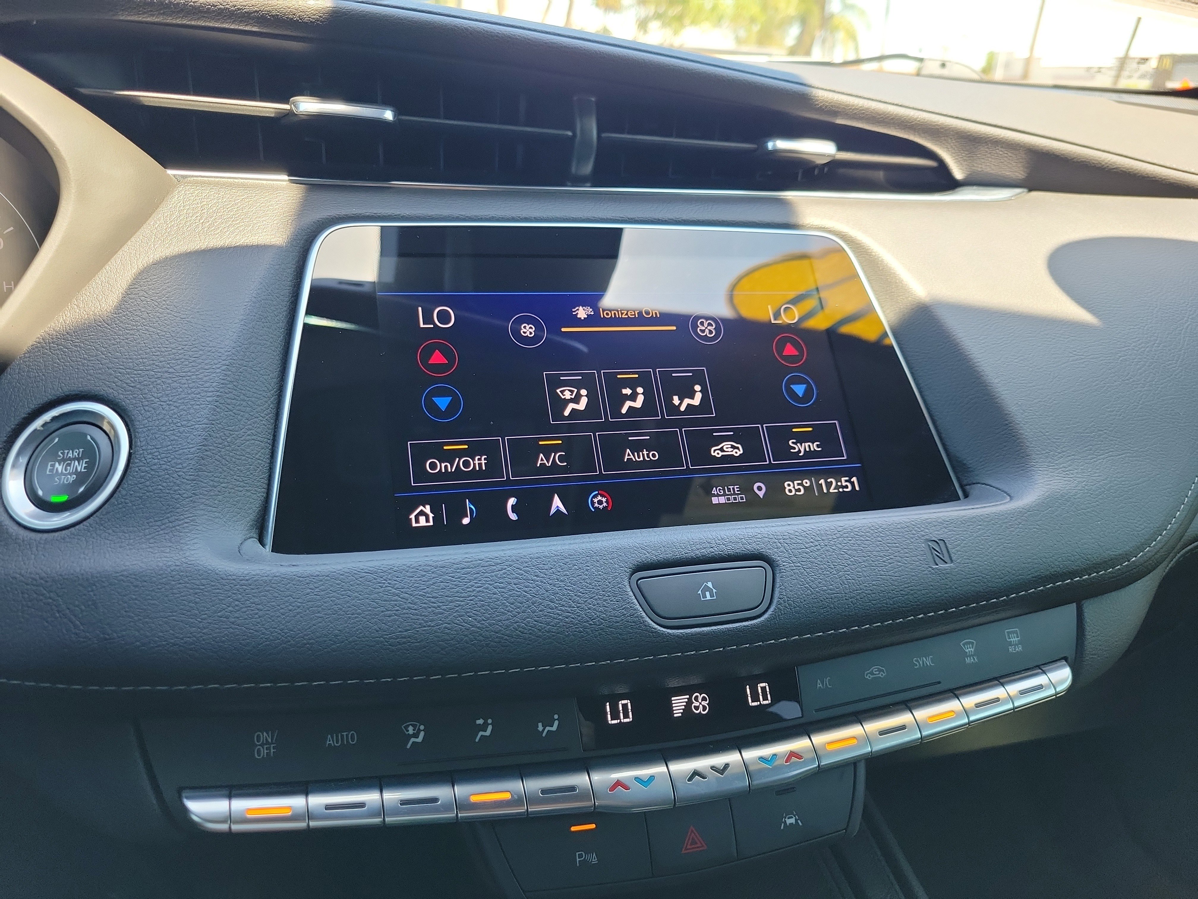 Used 2019 Cadillac XT4 Premium Luxury w/ Technology Package image 21