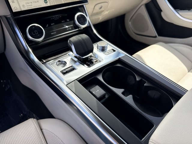 Used 2024 Jaguar XF R-Dynamic SE RWD image 21
