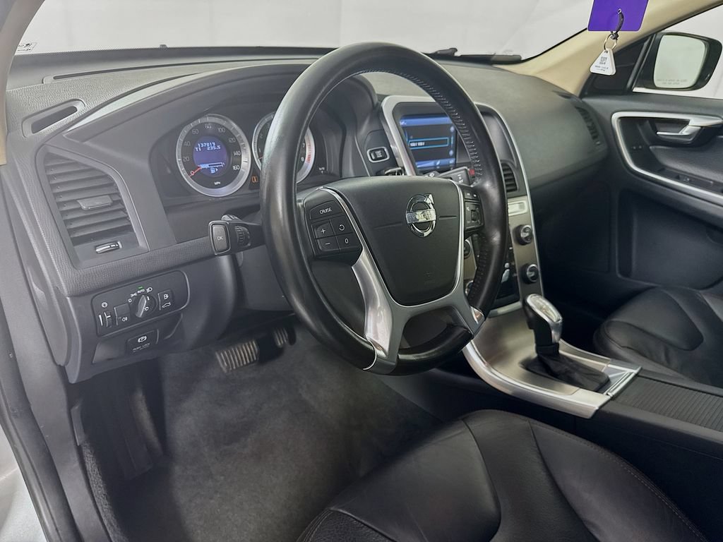 Used 2013 Volvo XC60 3.2 FWD image 9