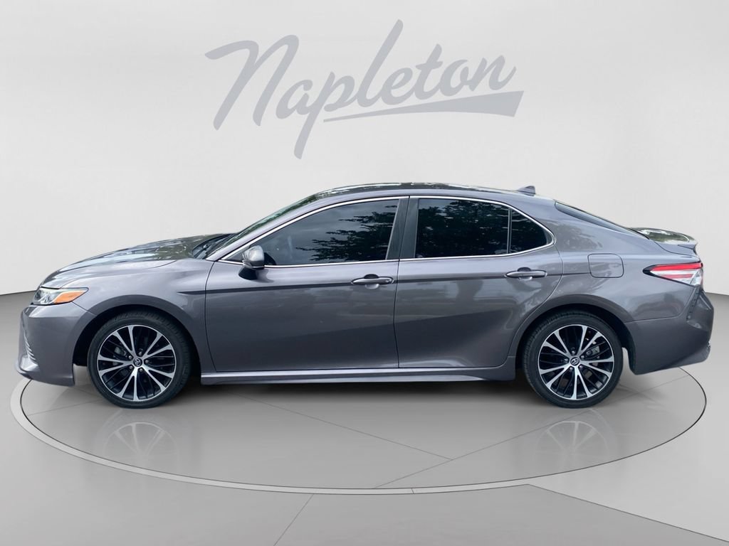 Used 2019 Toyota Camry SE FWD image 2