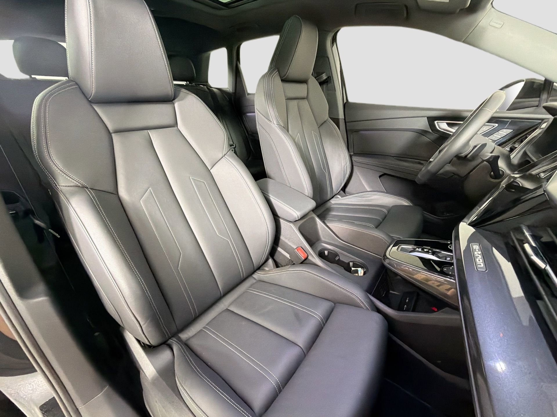 Used 2022 Audi Q4 e-tron Premium Plus image 27