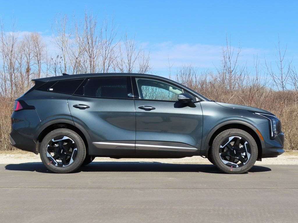 New 2026 Kia Sportage S image 2